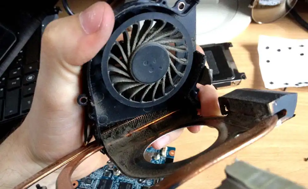 Чистка ноутбука HP от пыли в Аксае | Замена термопасты